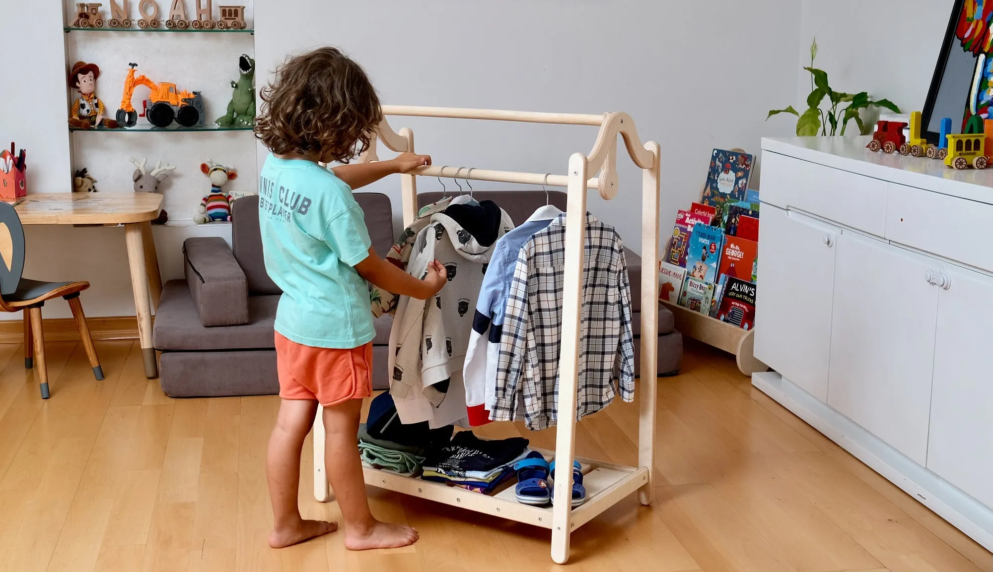 🧸 Montessori Wooden Kids Clothing Rack