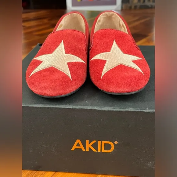 Akid BNIB Marlow Star loafer, NEW