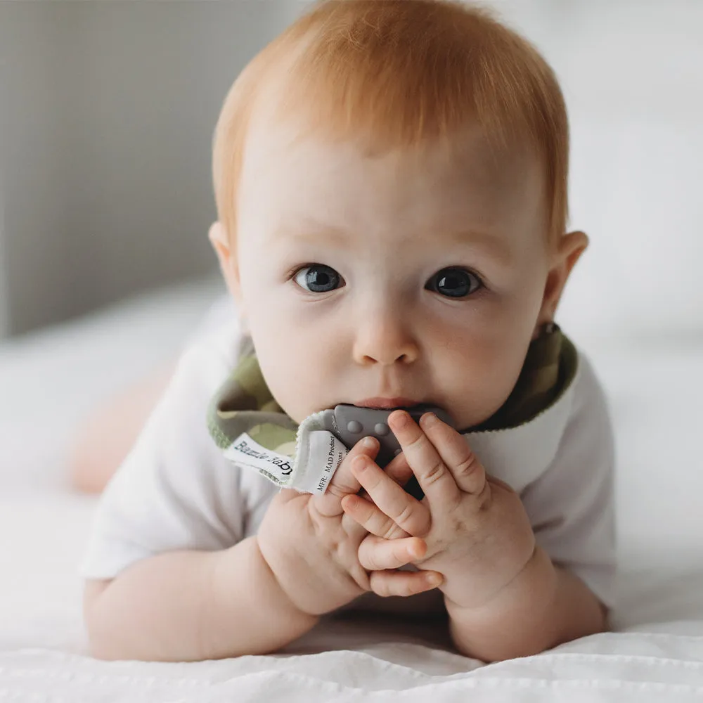 Banda Bib with Teether 4-Pack: Camo Kid