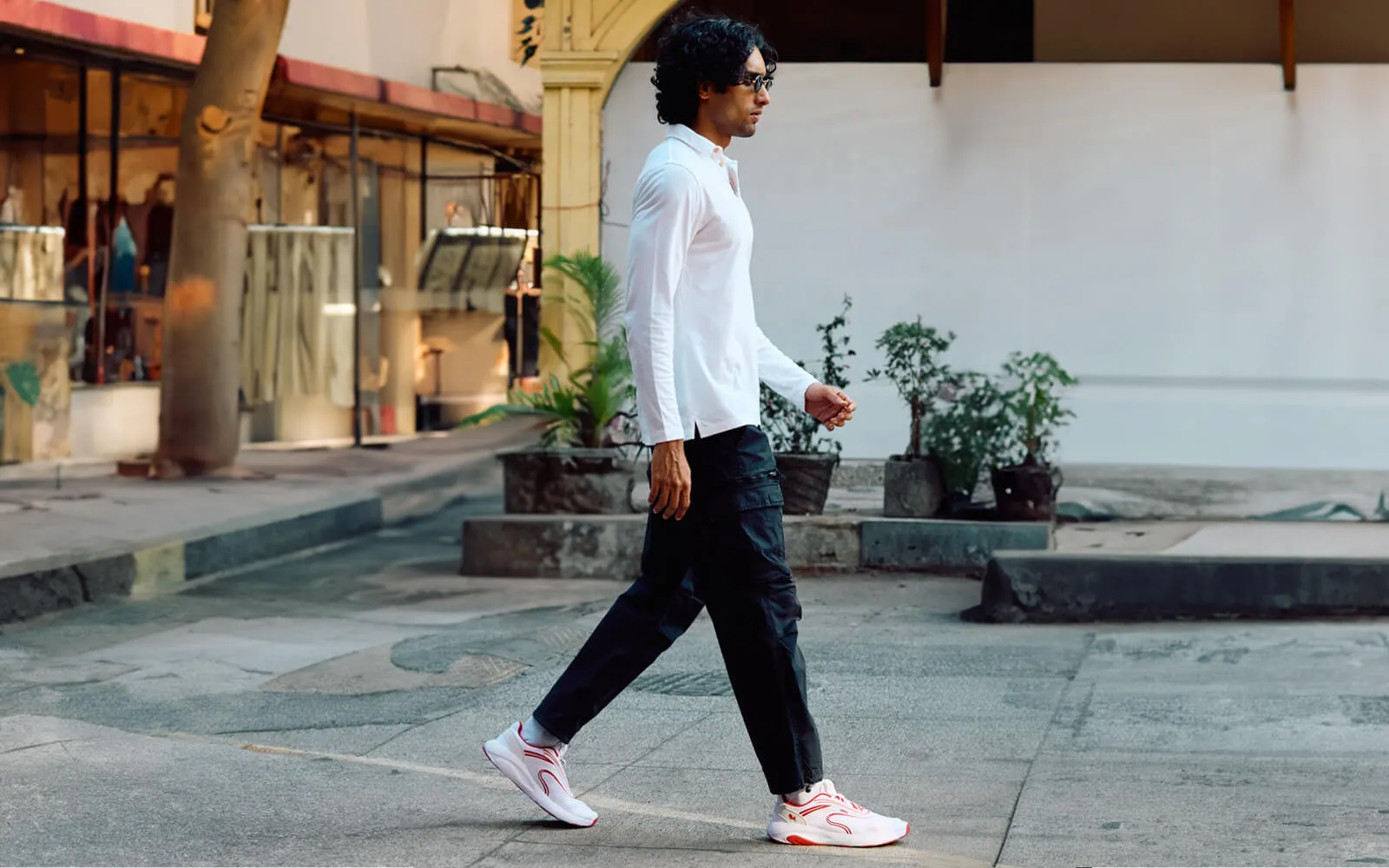 Begin Walk - Unwind : White-Red
