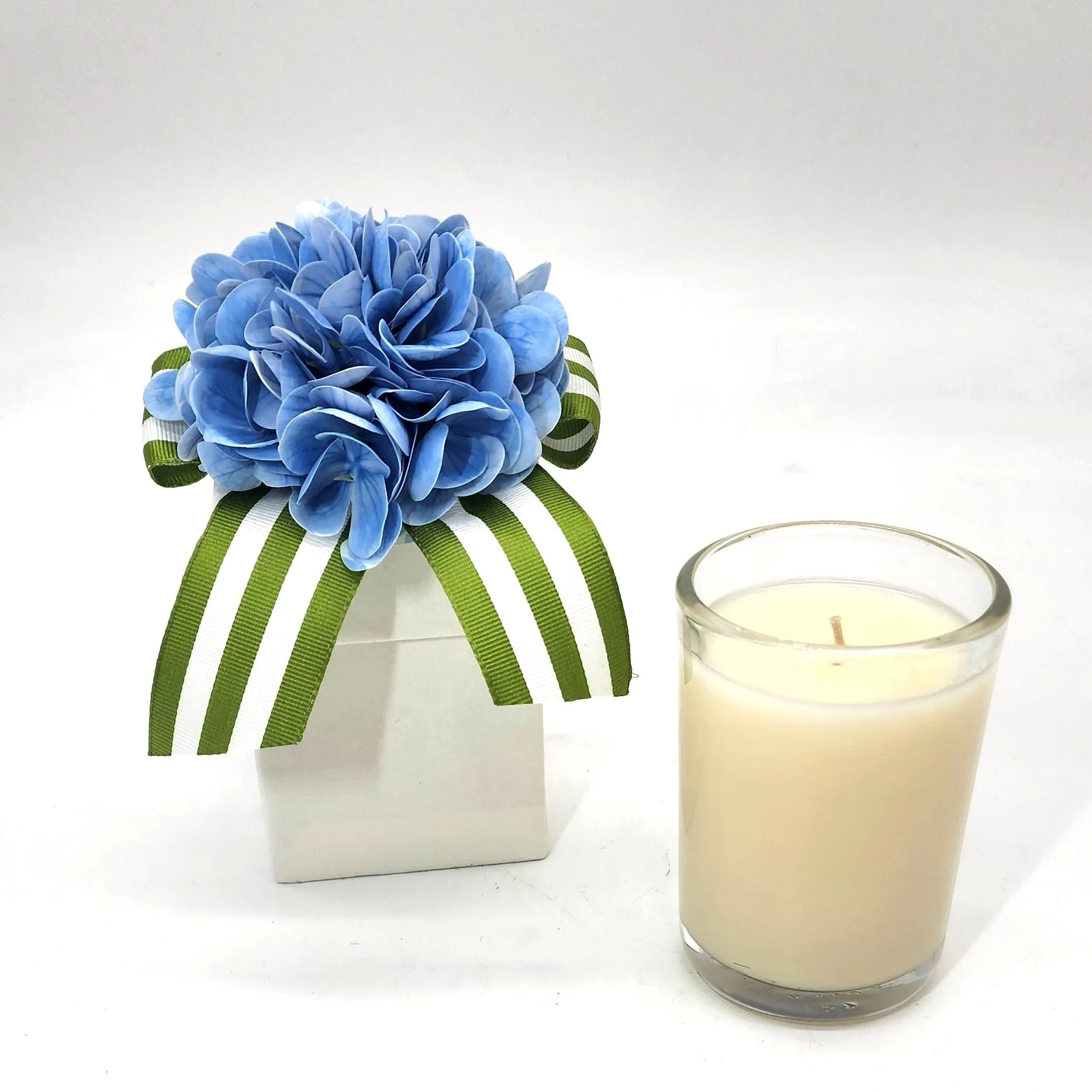 Blue Hydrangea 8 oz. Flower Box Candle (case of 6)
