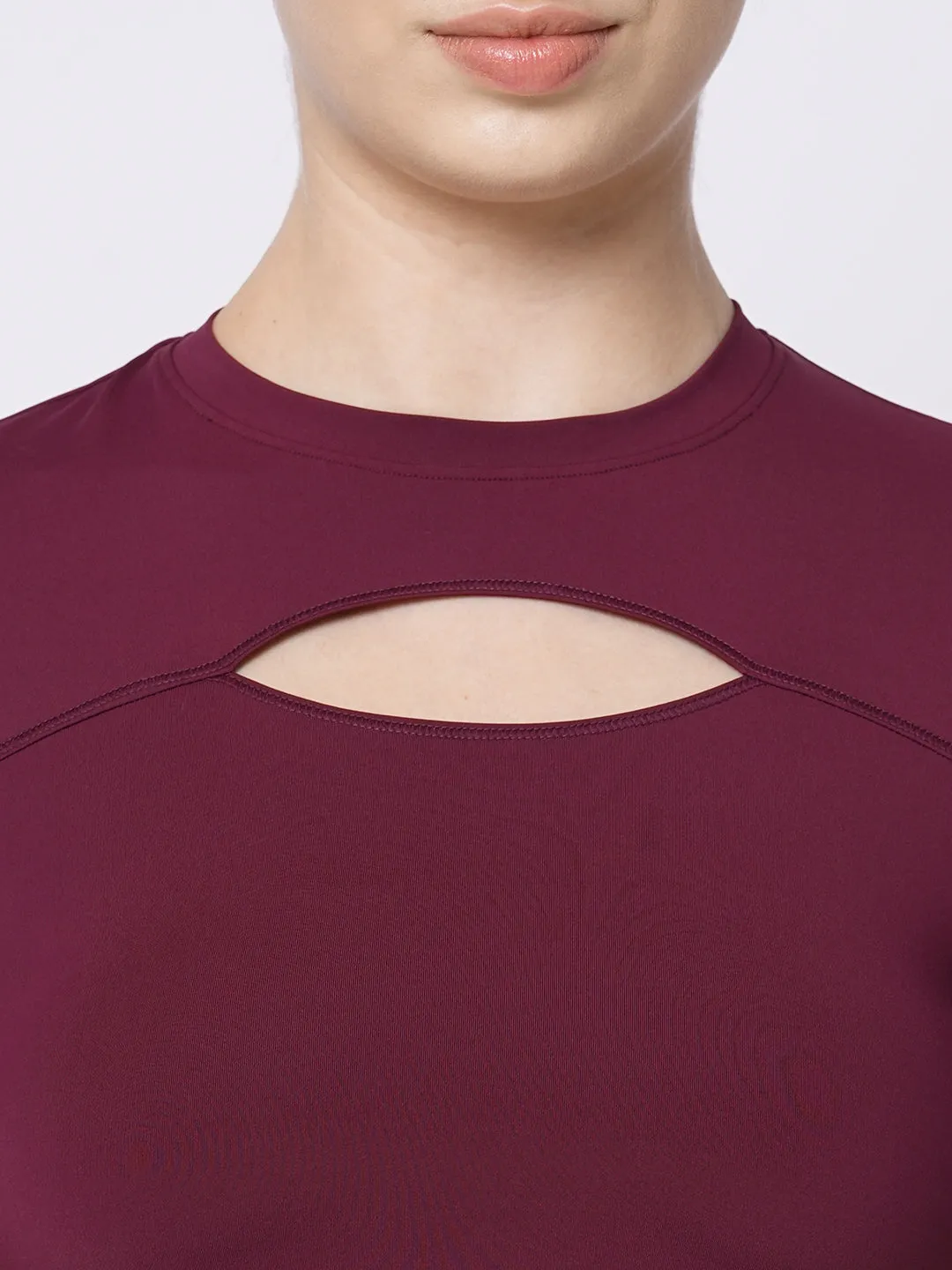 Fitkin women maroon front key hole short sleeve tshirt