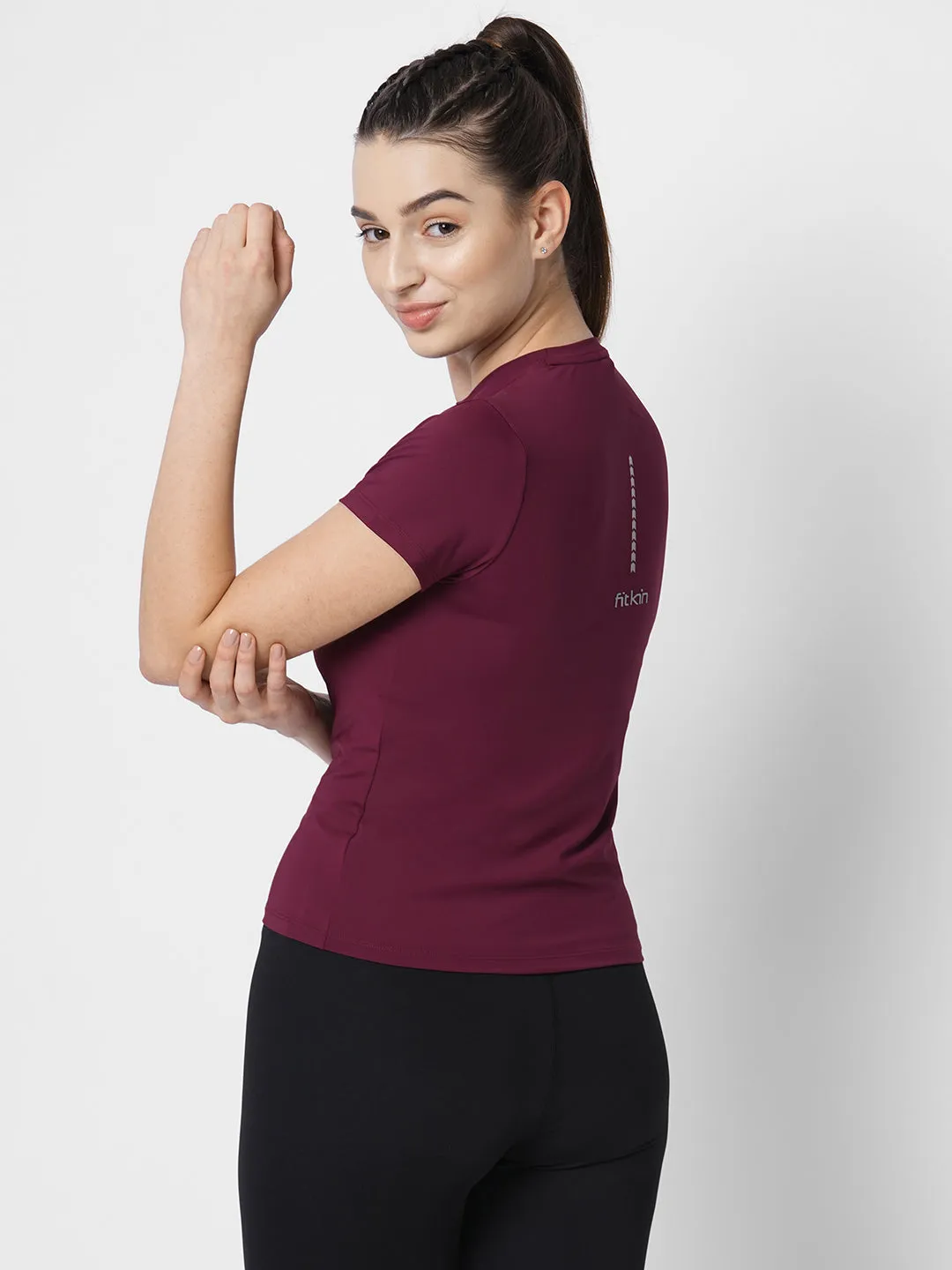 Fitkin women maroon front key hole short sleeve tshirt
