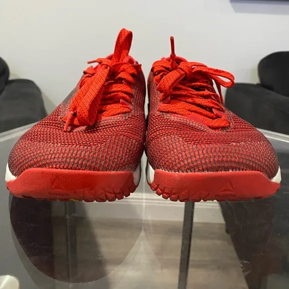 Like brand new!! Reebok nano CrossFit excellent condition kids 6.5 women’s 8.5