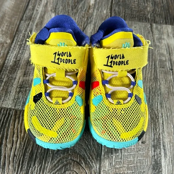 Nike Kyrie 7 1 World 1 World People Yellow, Size 7C