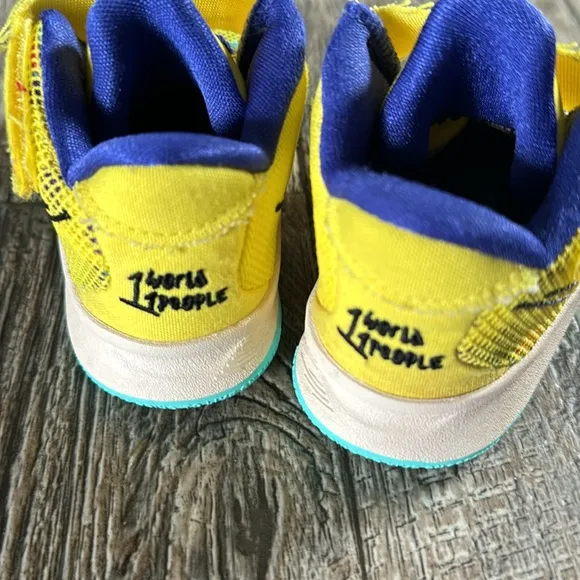Nike Kyrie 7 1 World 1 World People Yellow, Size 7C