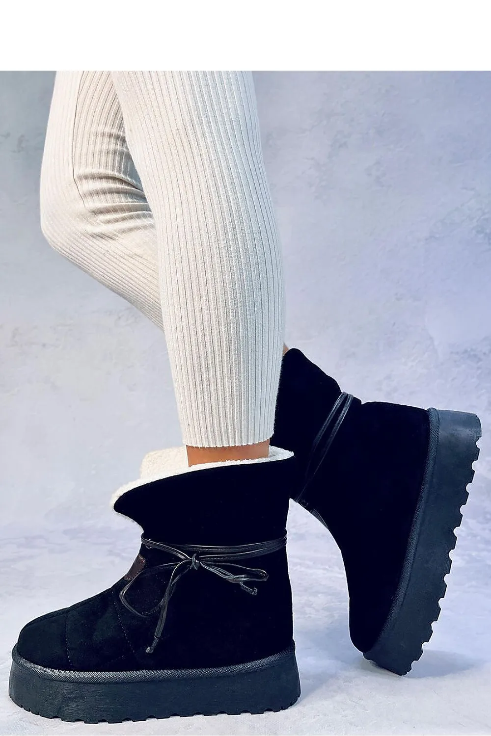 Snow boots