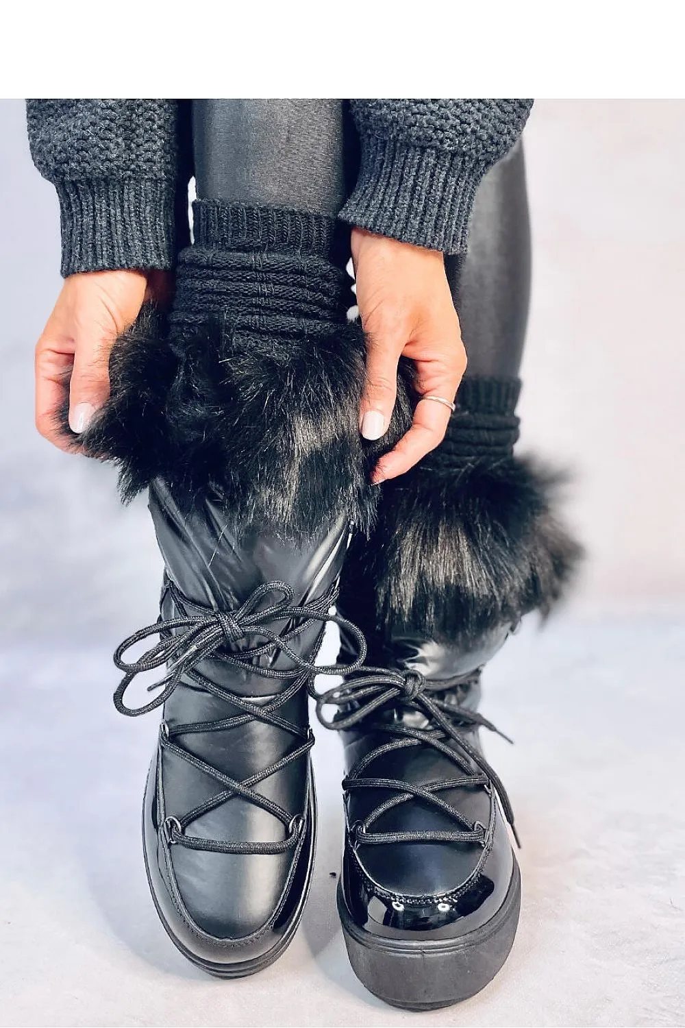 Snow boots