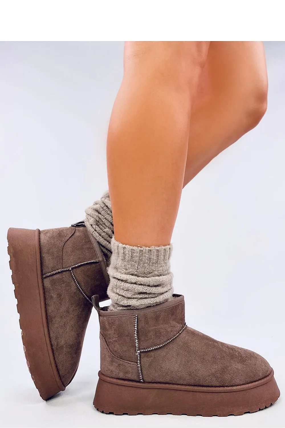 Snow boots