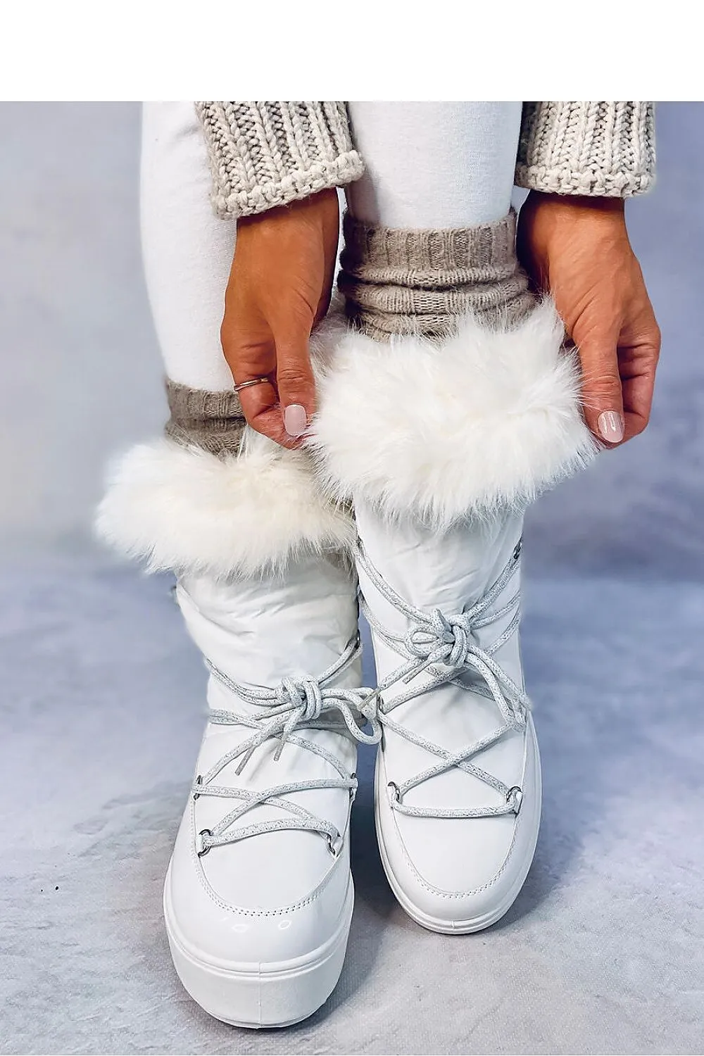 Snow boots
