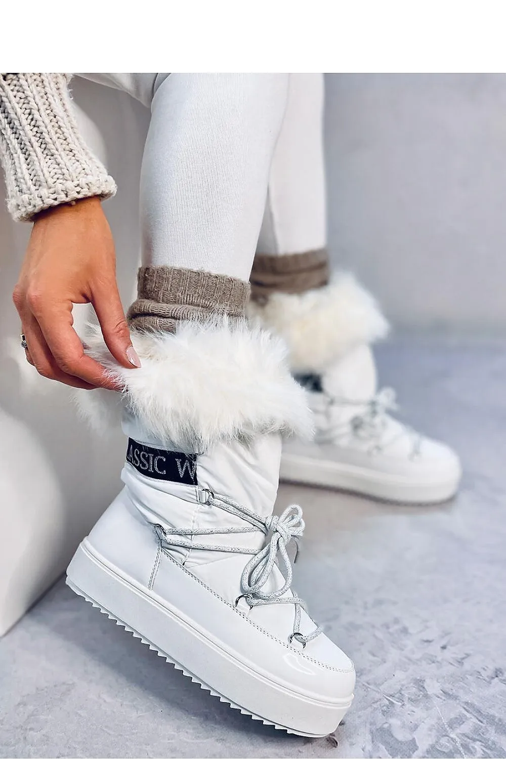 Snow boots