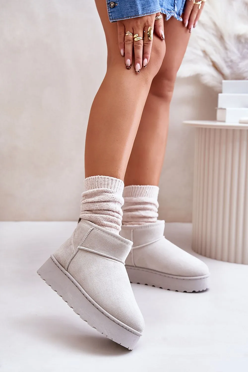 Snow boots