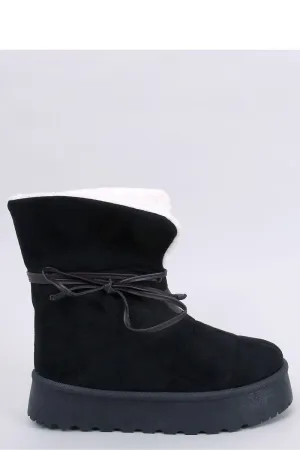 Snow boots