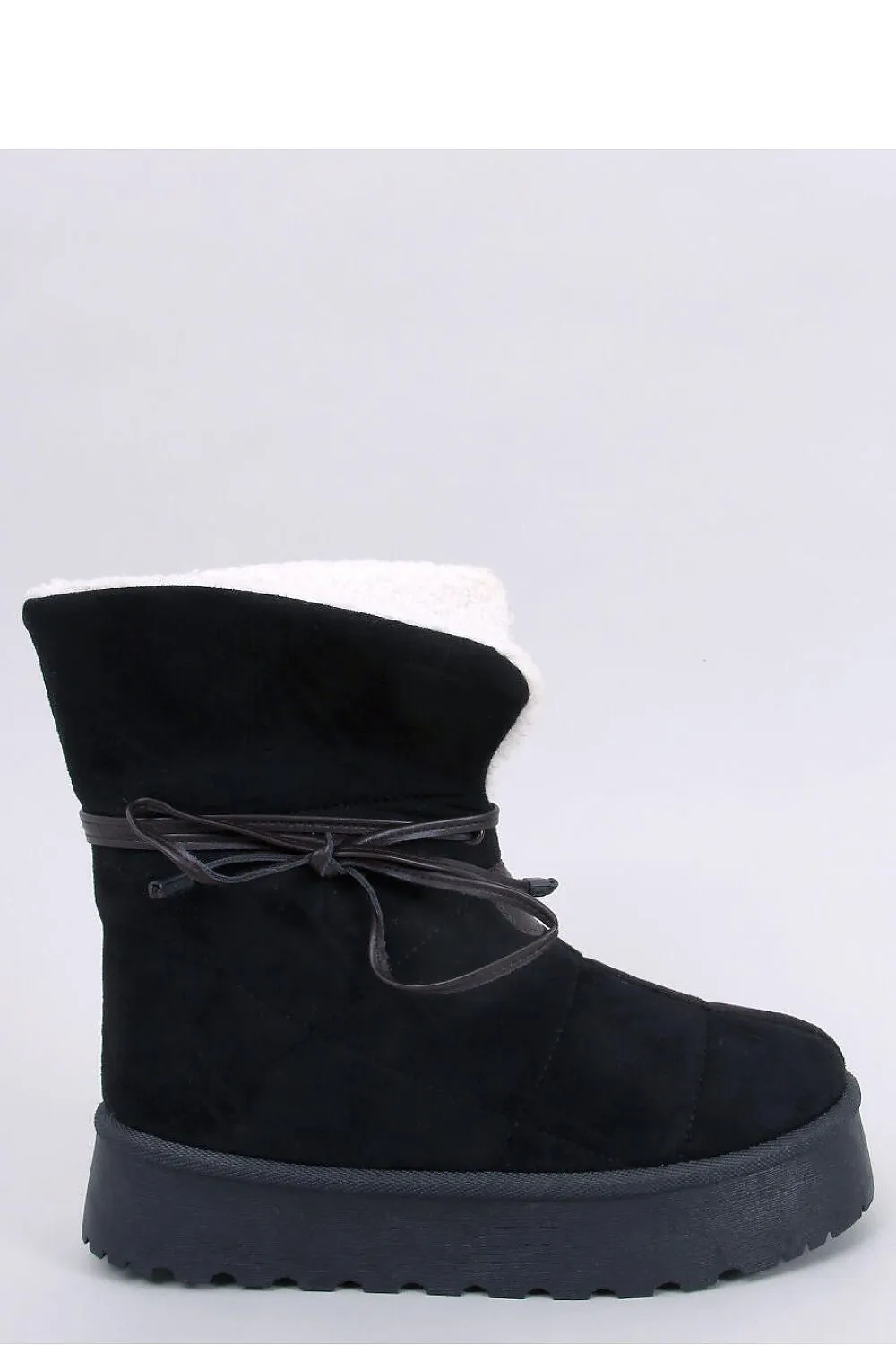 Snow boots