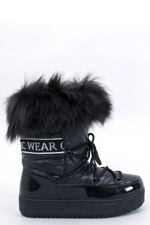 Snow boots