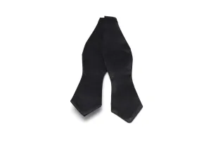 THE CLASSIC - SILK BOWTIE (DIAMOND TIP)
