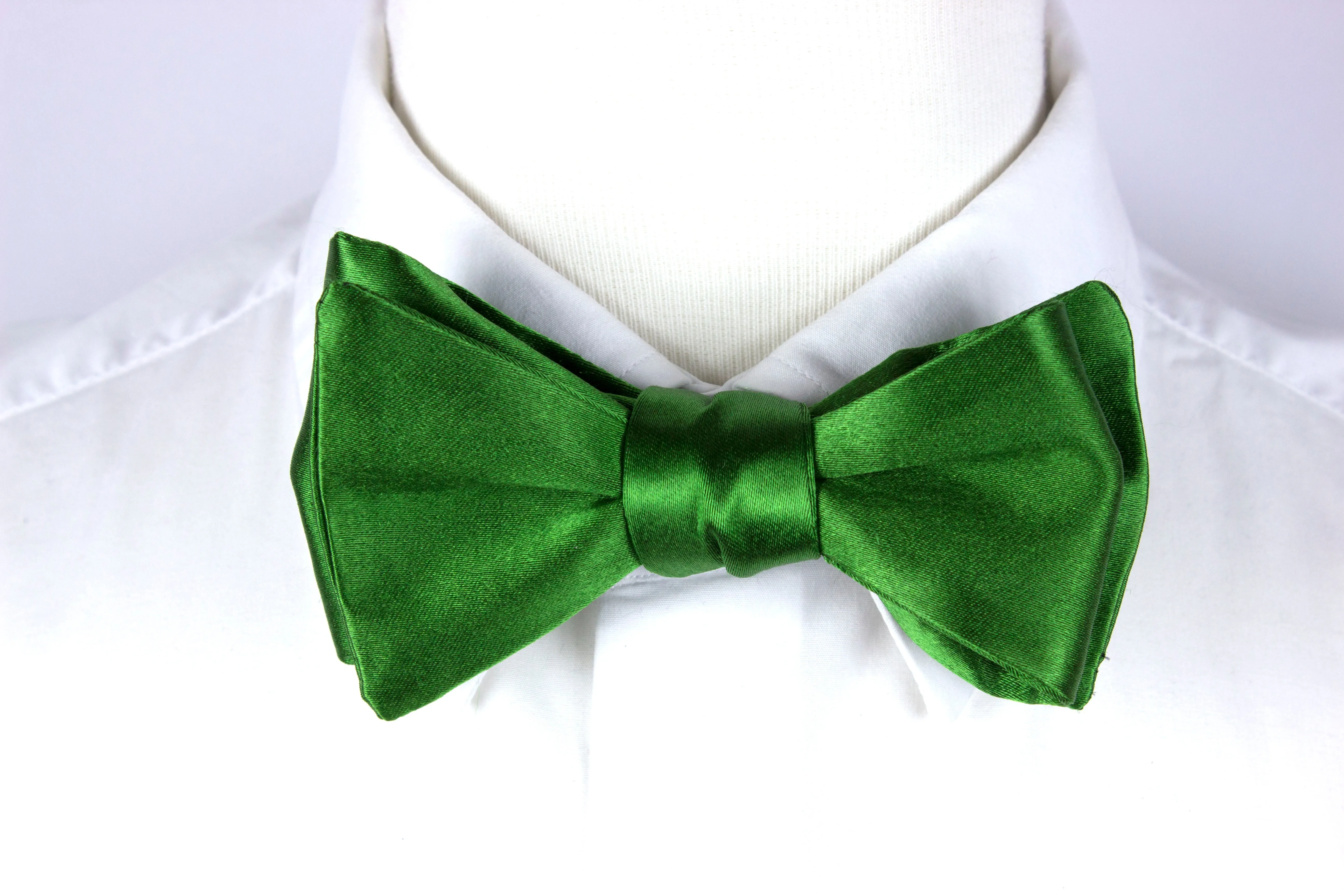 THE CLASSIC - SILK BOWTIE