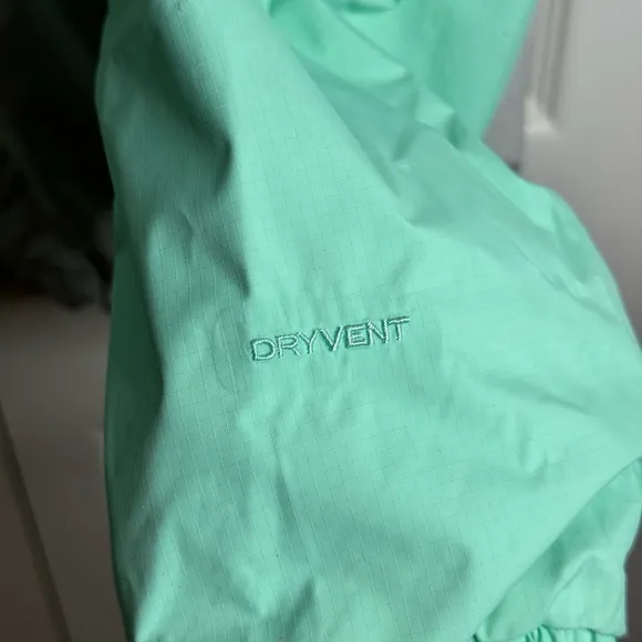 The North Face Women's S Dryvent Rain Jacket Mesh Lining Mint Green &amp; Gray