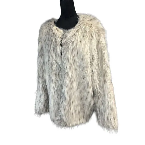 TORRID Cream Faux Fur Crop Jacket sz 4 X