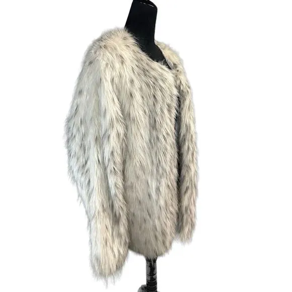 TORRID Cream Faux Fur Crop Jacket sz 4 X