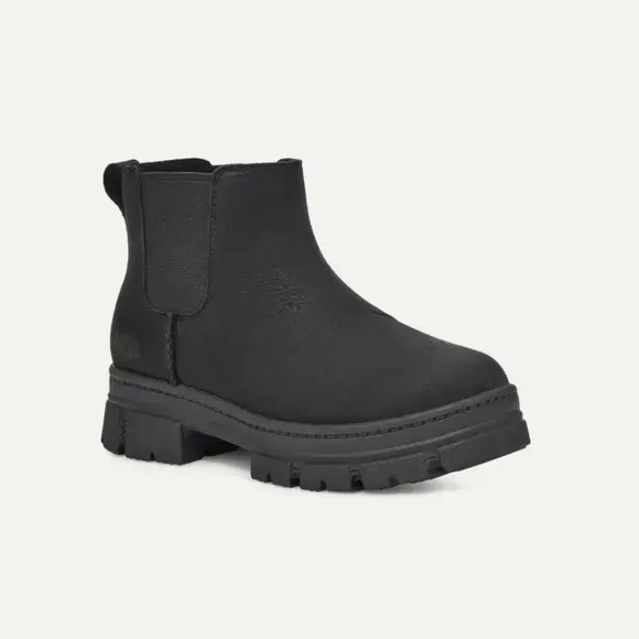 UGG Ashton Chelsea black Boot for Kids size 3 gently used